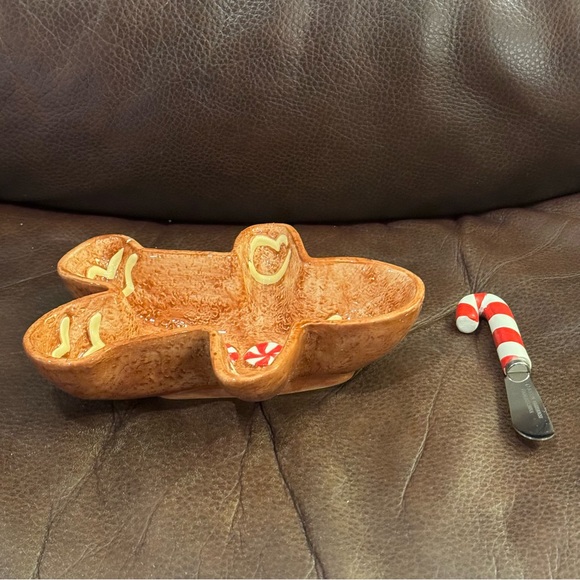 Gingerbread Man Dip Bowl & Peppermint Spreader Set - Picture 7 of 11